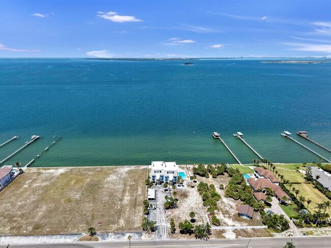 Building Photo - 6504 Surfside Blvd