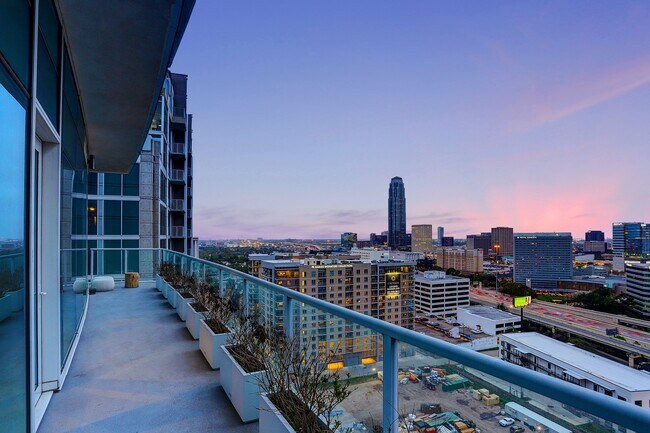 Building Photo - 4521 San Felipe St