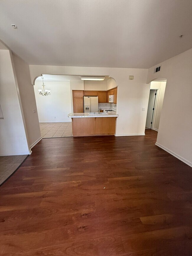 Building Photo - 610 Sunrise Dr