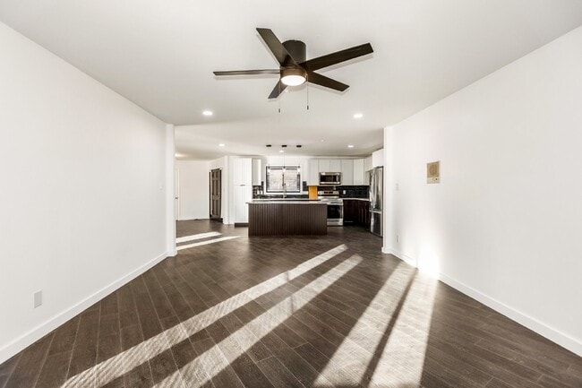 Building Photo - 3bd/2ba Ranch Style Nest In Fayetteville