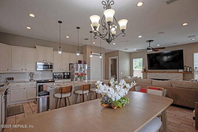Building Photo - 3693 Lightview Ln