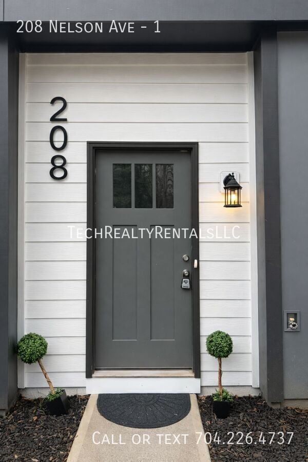 Building Photo - 208 Nelson Ave
