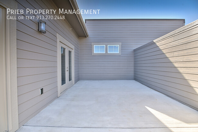 Building Photo - Parkview Apartments - Villanueva III