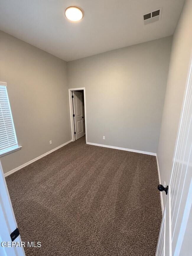 Building Photo - 7421 Rio Rimac Dr