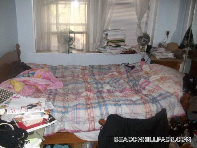 Building Photo - 40 Anderson St