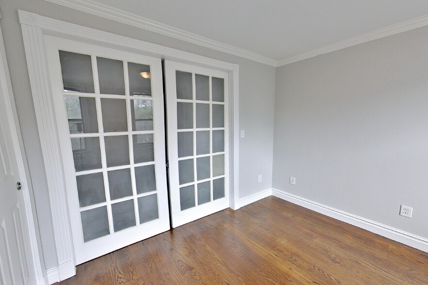 Building Photo - 724 Tenth Ave (49th & 50th St), #5A