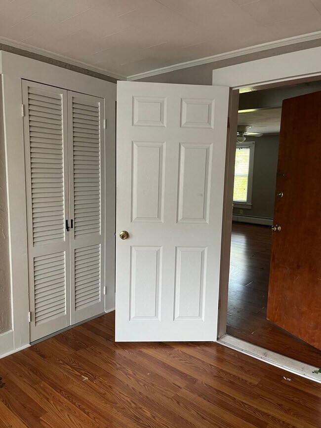 Building Photo - 189 Gilford Ave