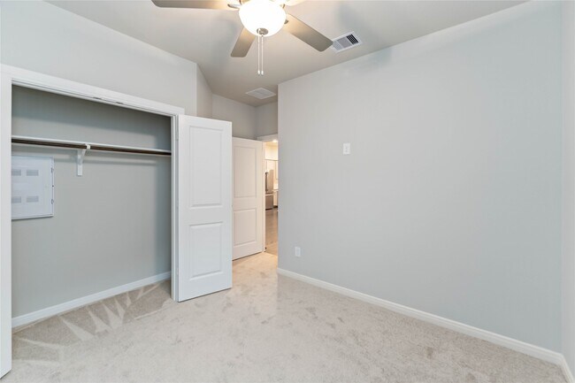 Building Photo - 7334 Lake Arrowhead Ln