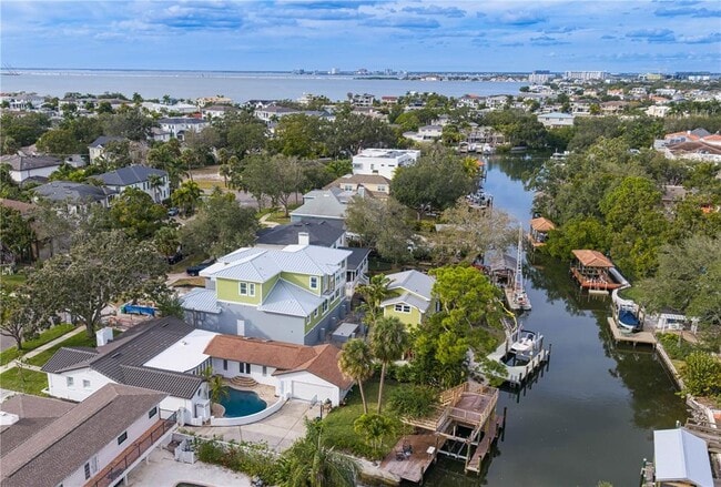 Building Photo - 2610 S Dundee St