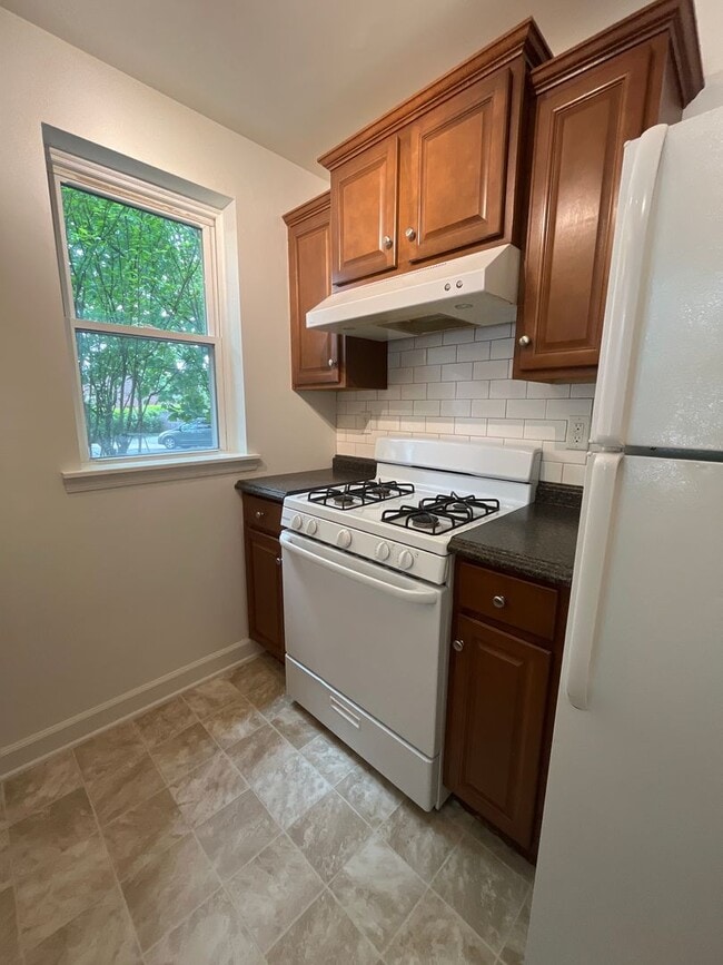 Building Photo - 3 Br 1 Bath Twin Home available in Bethlehem
