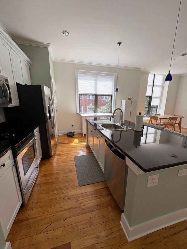 Building Photo - 1 Bedroom 1 Bath Condo Downtown Greenville...