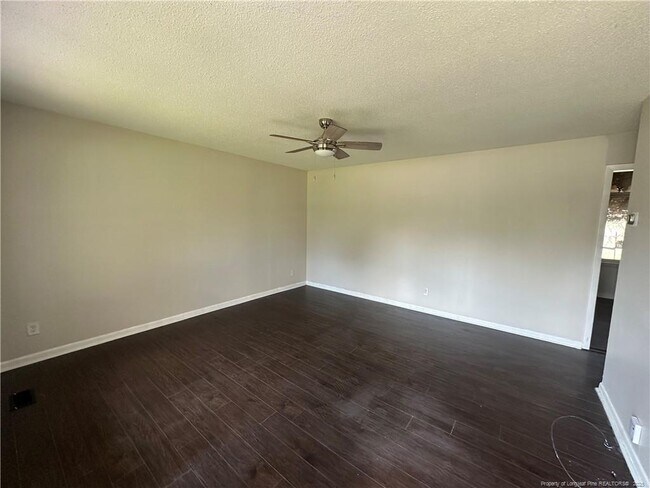Building Photo - 707 Zircon Ct