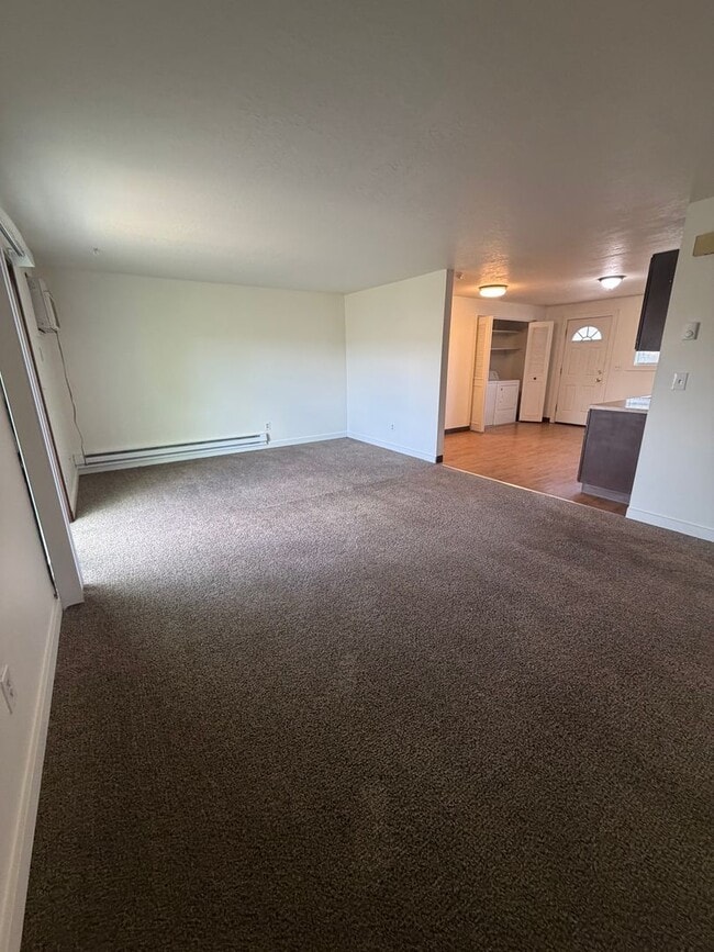 Building Photo - 2-bedroom Apartment