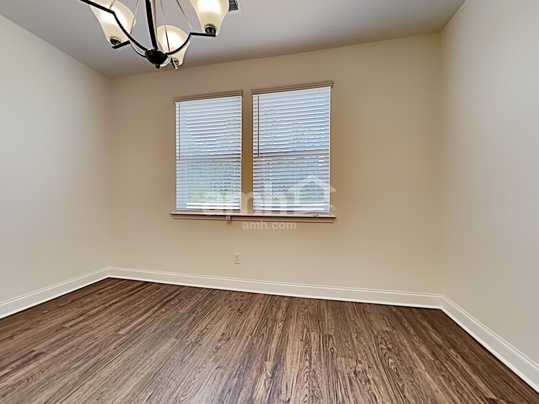 Building Photo - 291 Bering Ln