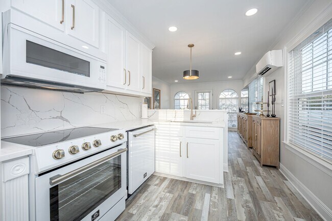 Building Photo - 1102 Stanfield Point Rd