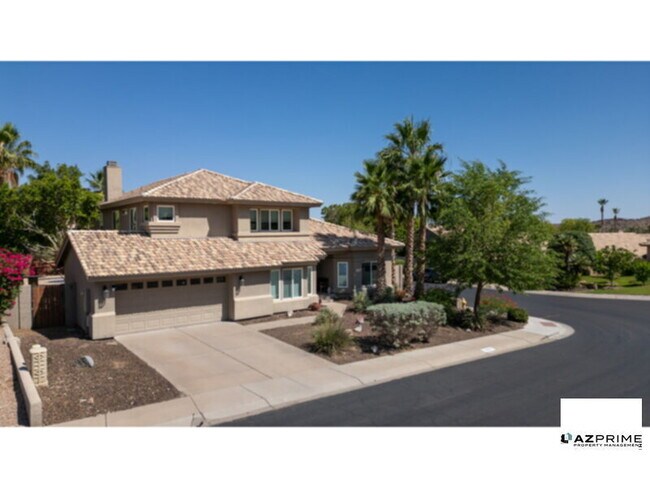 Building Photo - Stunning 5/3 Phoenix home in the prestigio...