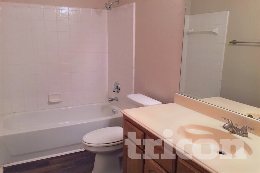 Building Photo - 1558 Aberdeen Dr