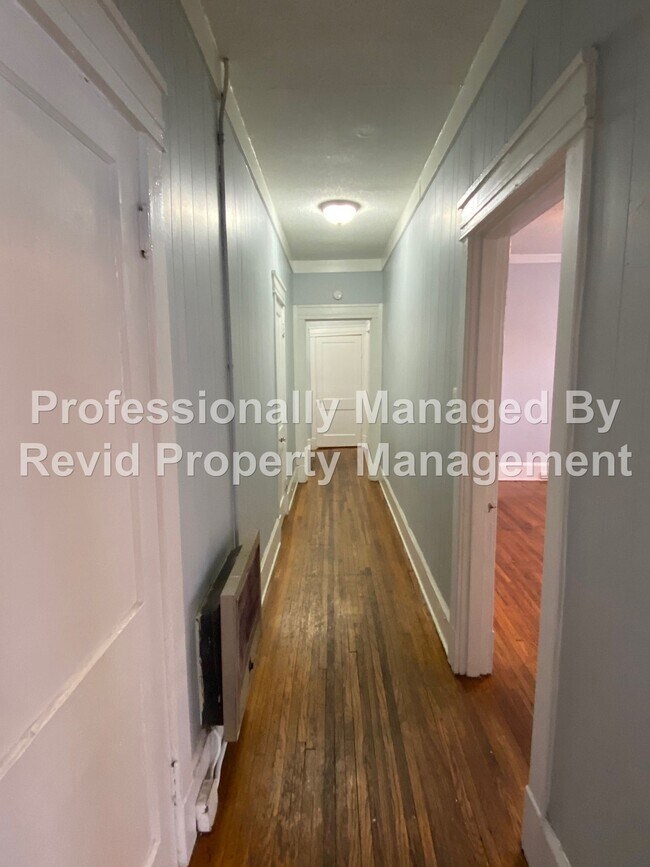 Building Photo - The Gables at Auburndale!