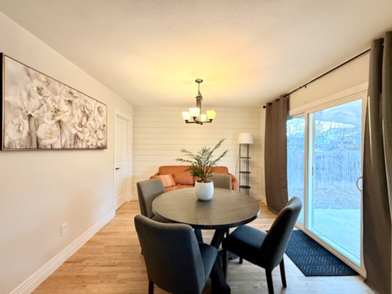 Building Photo - 9989 Dodge Dr