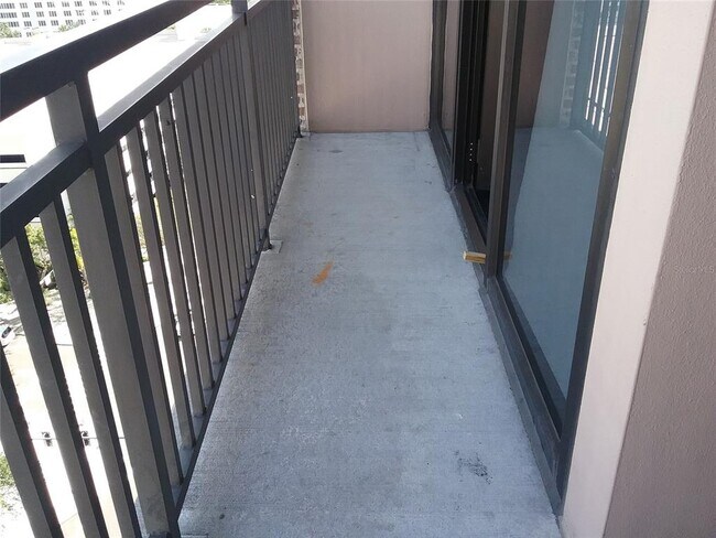 Building Photo - 175 2nd St S