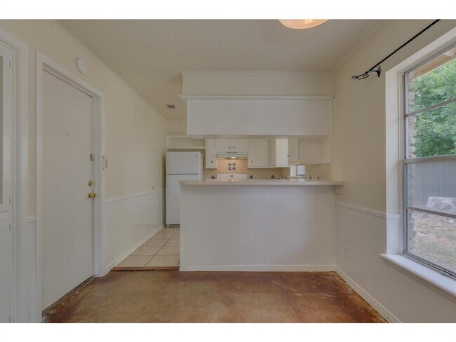 Building Photo - 3406 Norwood Hill Rd