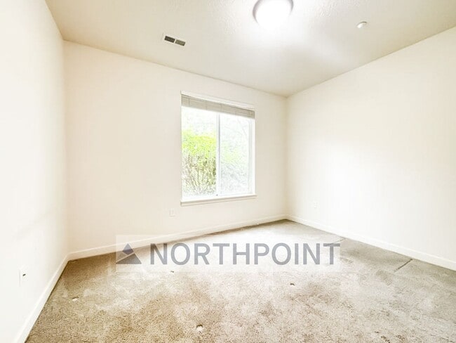 Building Photo - 2BR 1BA Townhome w/ In-Unit Laundry • Stainless Steel • Private Patio in South Jordan