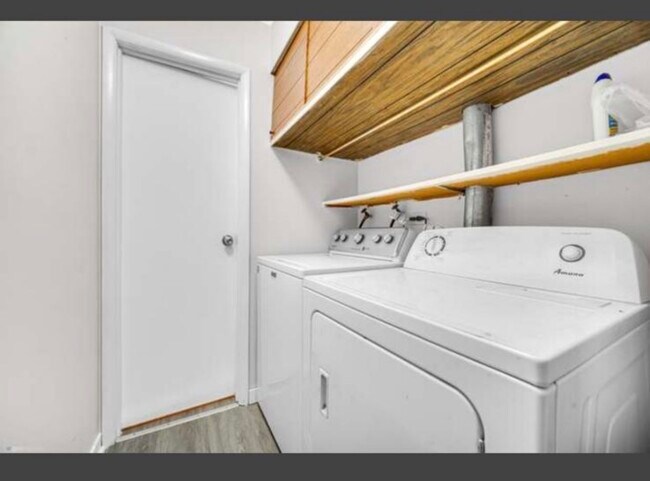 Building Photo - 1765 Short Ave