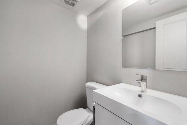 Building Photo - 265 Jackson St