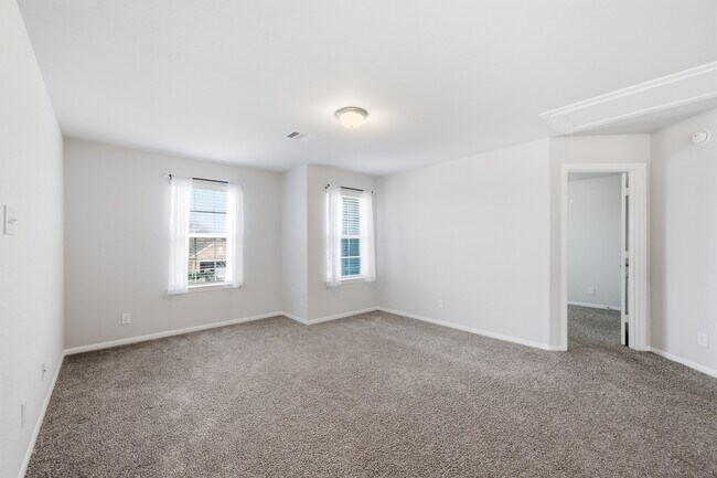 Building Photo - 10402 Matterhorn Dr