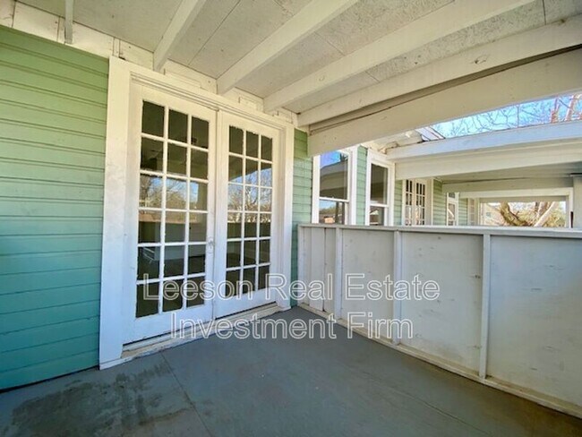 Building Photo - 523 1/2 WICHITA ST