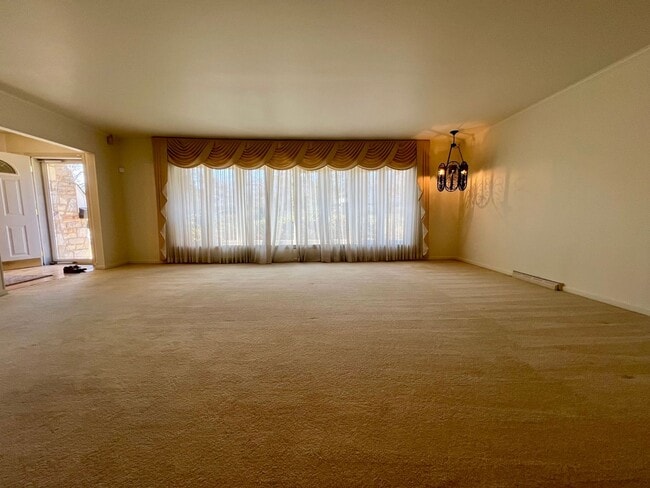 Building Photo - Stunning 4-Bedroom Single Family Home in Wyncote! Available NOW!