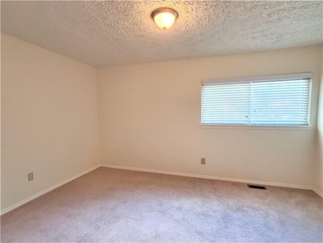 Building Photo - 66 Country Pl Ct