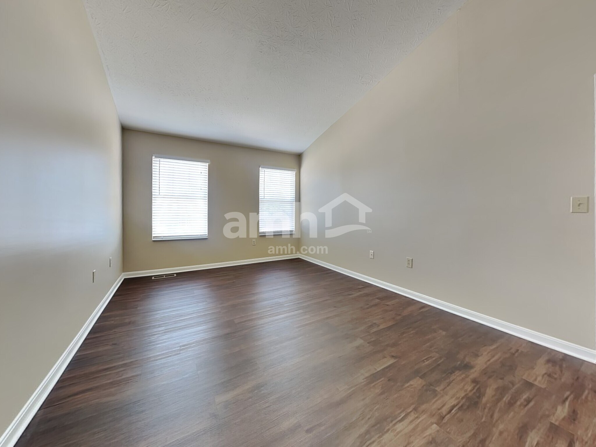 Building Photo - 2132 Lunar Ln