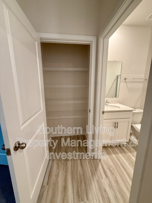 Building Photo - 12027 Zazu Wy