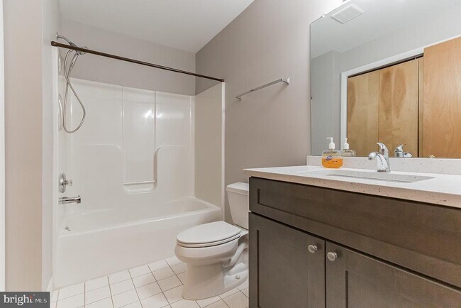 Building Photo - 109 Foxfire Dr