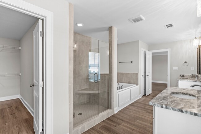Building Photo - 206 Clifton Dr