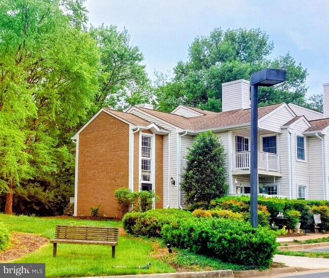 Building Photo - 100 Westwick Ct