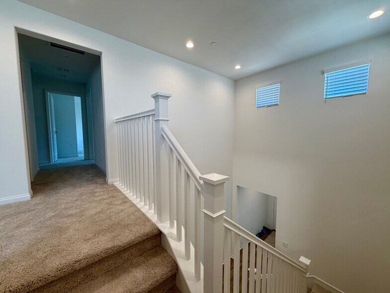 Building Photo - 21624 Thomas Ct