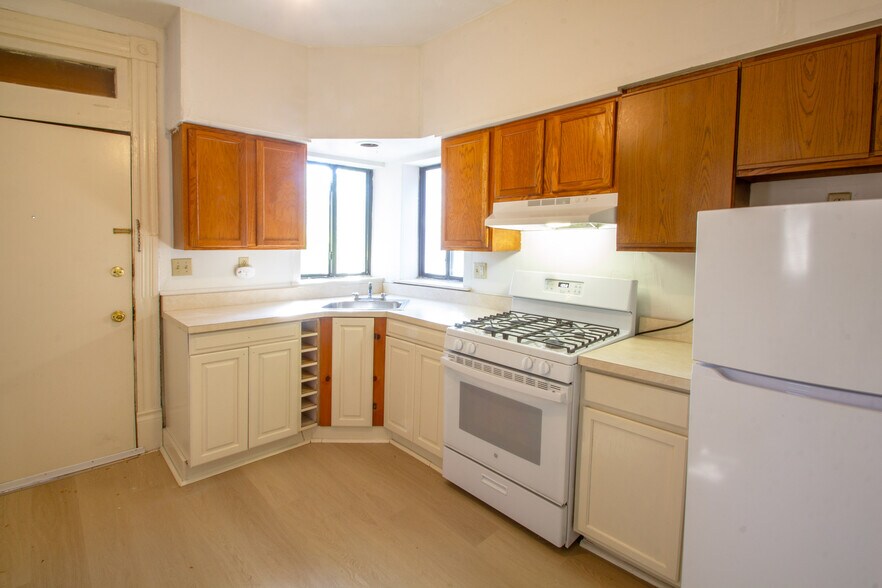 Primary Photo - 405 Peebles St