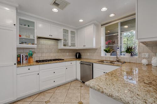 Kitchen - 5831 Seawalk Dr