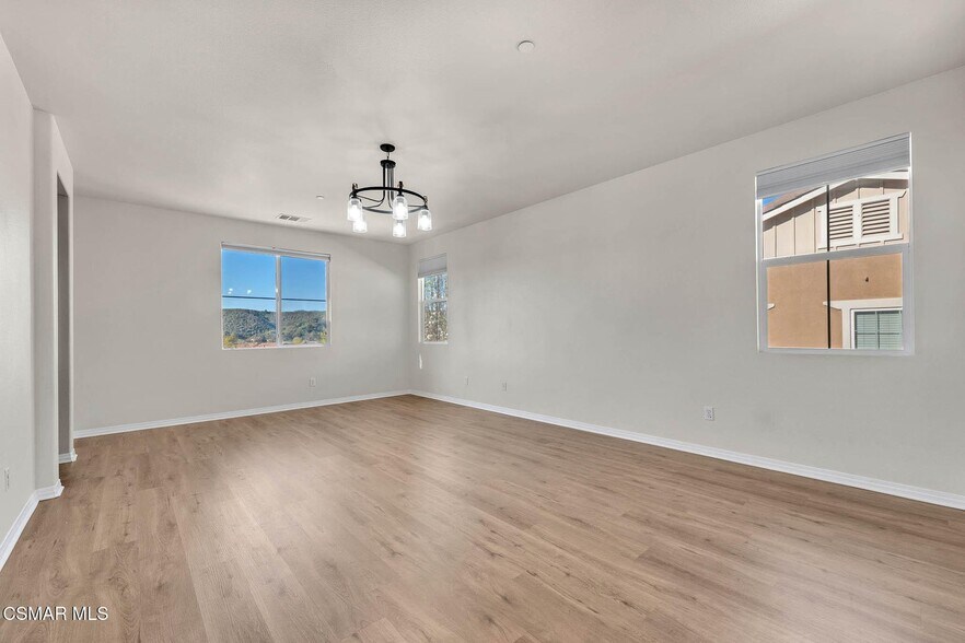 Building Photo - 22632 Dragonfly Ct