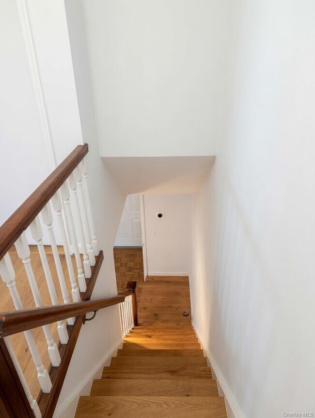 Building Photo - 1080 Rhinelander Ave