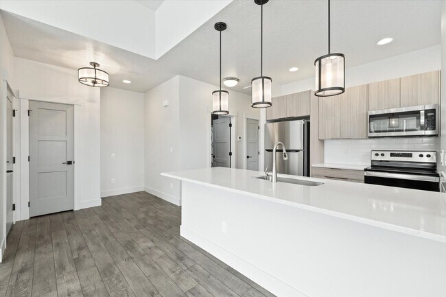 Building Photo - 174 S Kestrel Pl