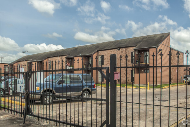 Building Photo - Westbury Park Apartments