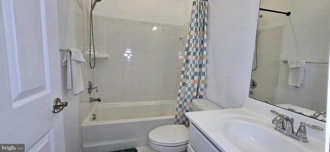 Building Photo - 5658 Virginia Ln