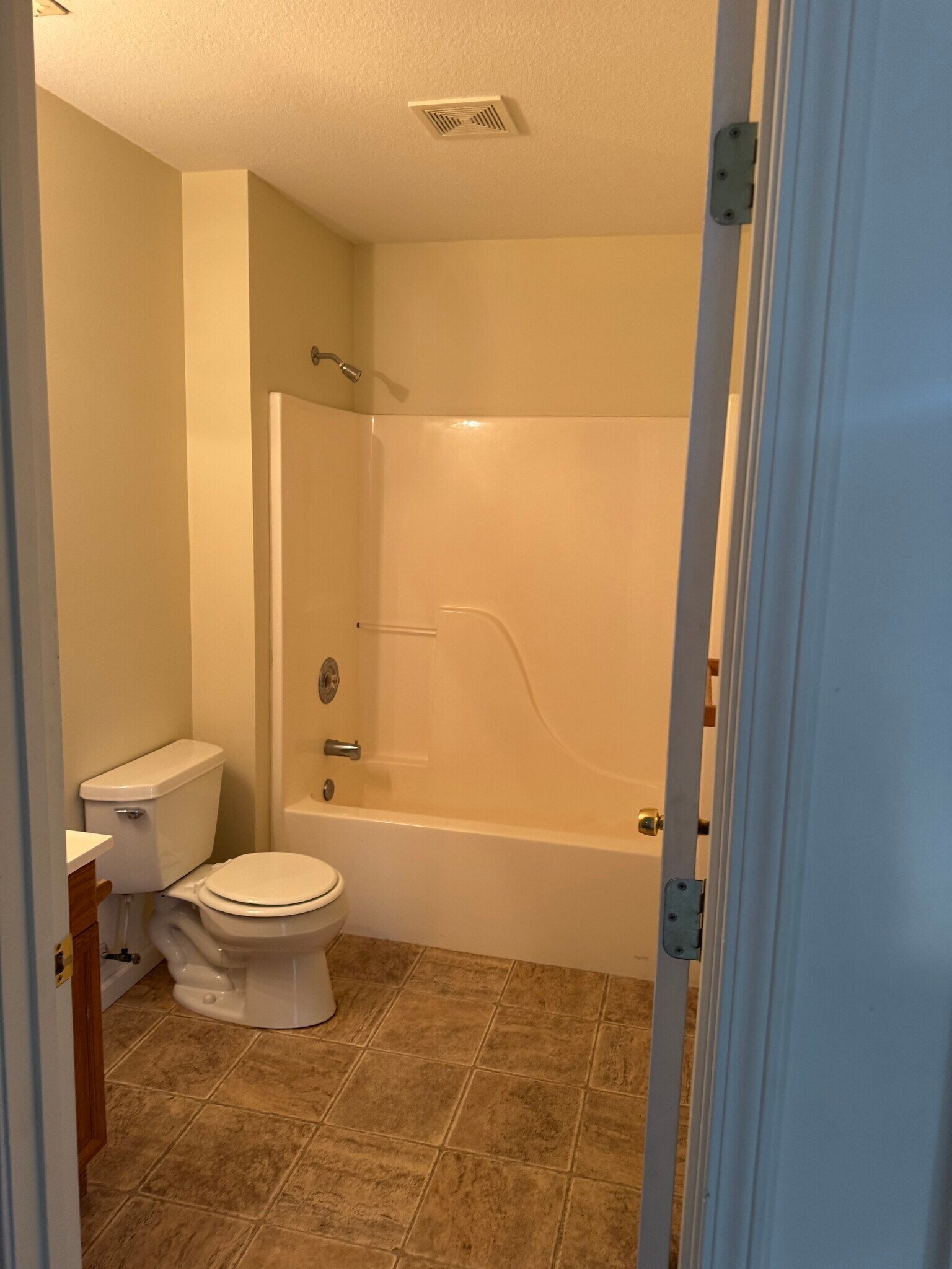 Building Photo - 85 Candler Heights Rd