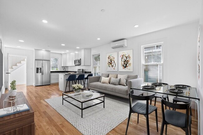 Building Photo - 62 Walden St