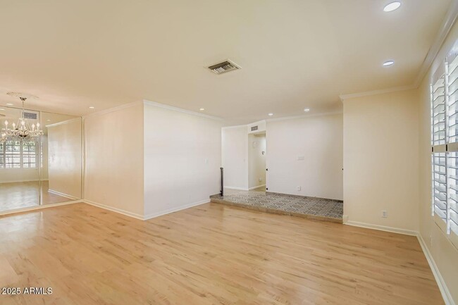 Building Photo - 201 W Diana Ave