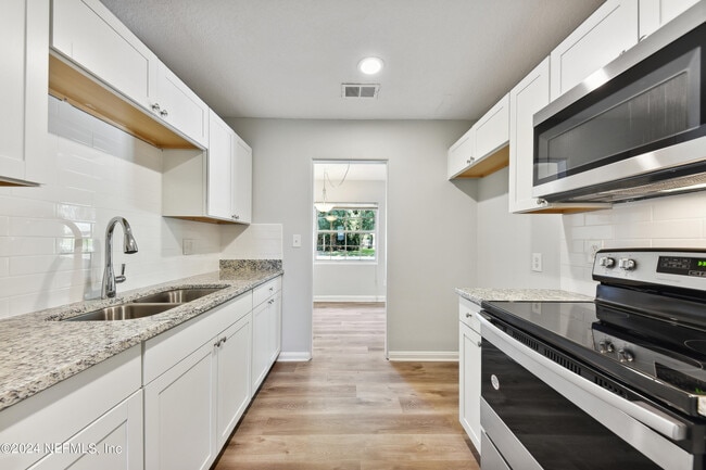 Building Photo - 3526 Formosa Dr