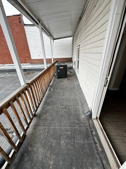 Building Photo - 2316 W Franklin St